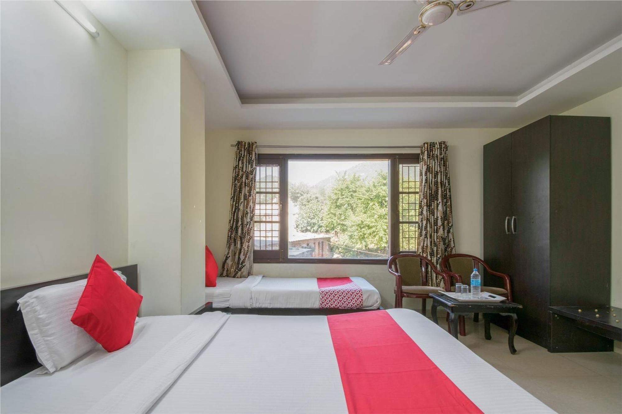 Oyo Hotel Triund Regency Katra  Kültér fotó