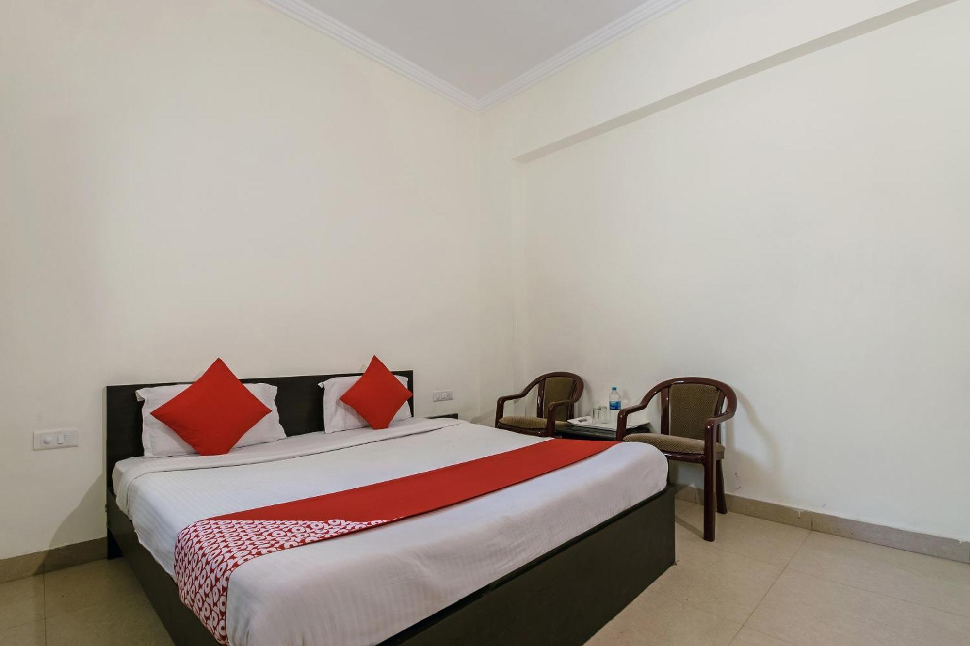 Oyo Hotel Triund Regency Katra  Kültér fotó