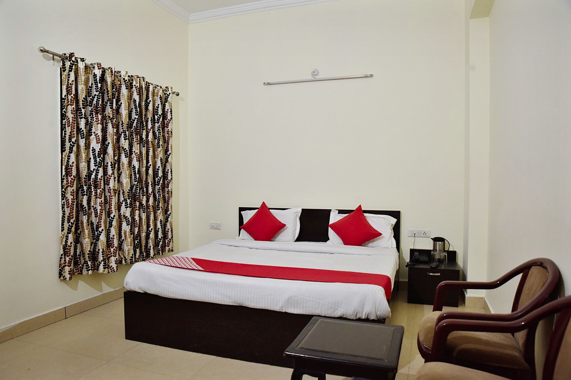 Oyo Hotel Triund Regency Katra  Kültér fotó